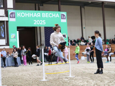 Яркая, динамичная, познавательная и... снежная выставка «Конная весна» прошла в MAXIMA PARK!